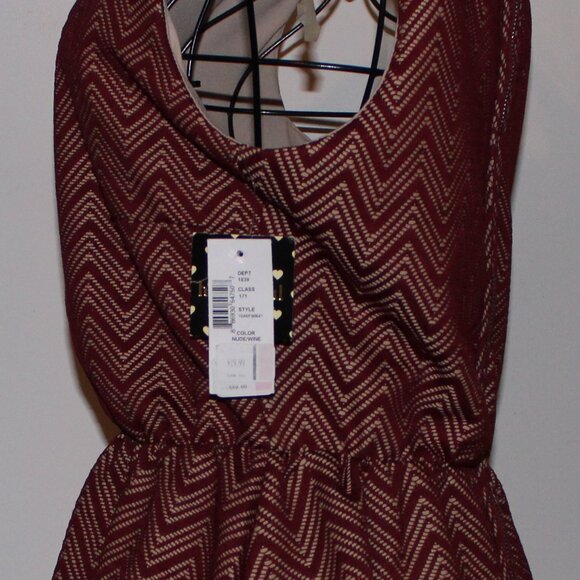 Heartsoul NWT Red Chevron Sleeveless Dress Back Zip Sz M Holiday Christmas Party - Picture 5 of 9